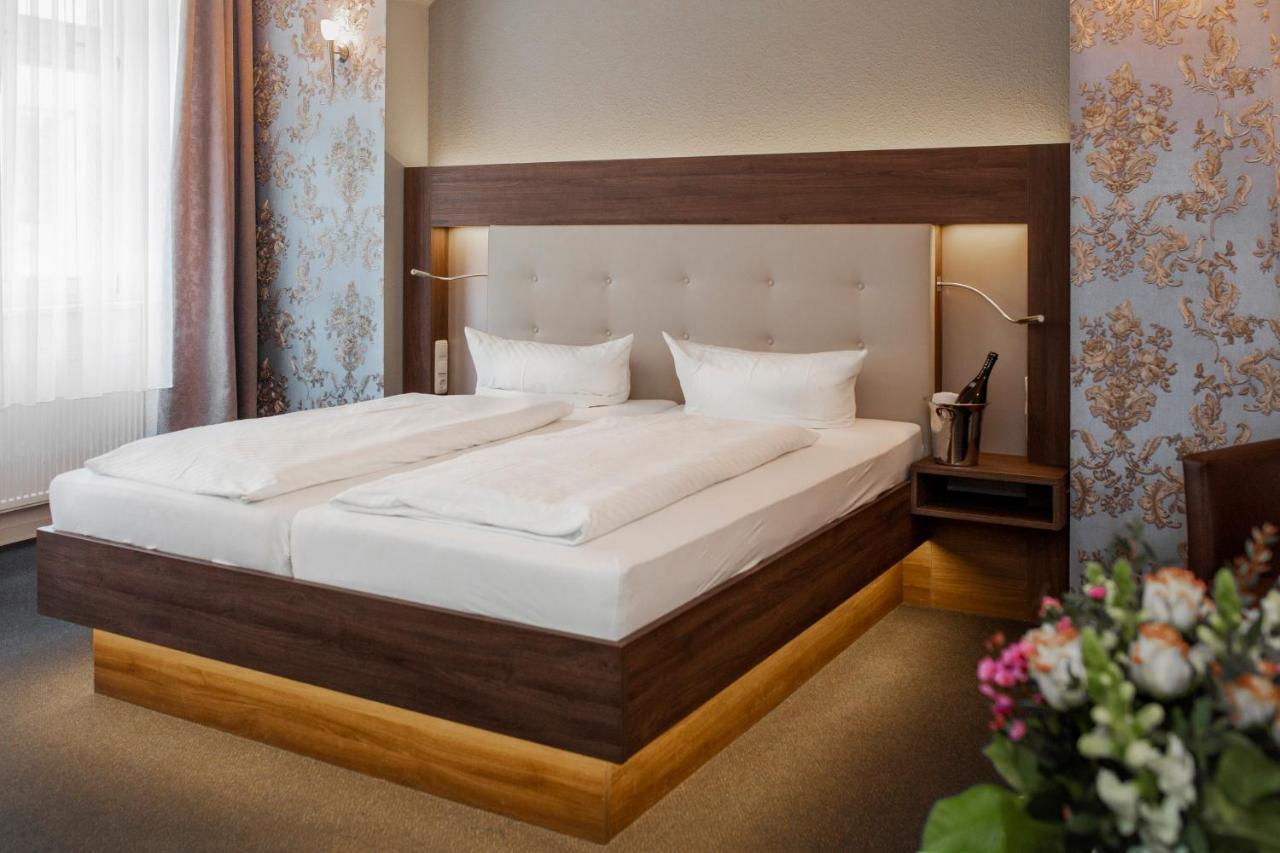 Hotel Schwarzer Adler Stendal Kültér fotó