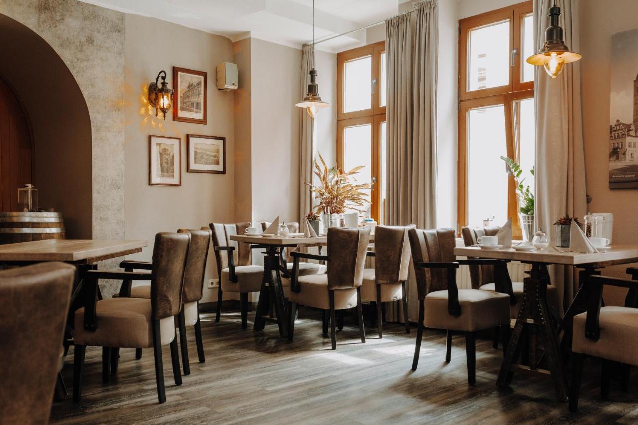Hotel Schwarzer Adler Stendal Kültér fotó